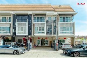 For SaleTownhouseThaphra, Talat Phlu, Wutthakat : 3-story townhouse for sale, Urban Sathorn Village, next to Ratchaphruek-Bang Khae Road, near BTS Bang Wa.