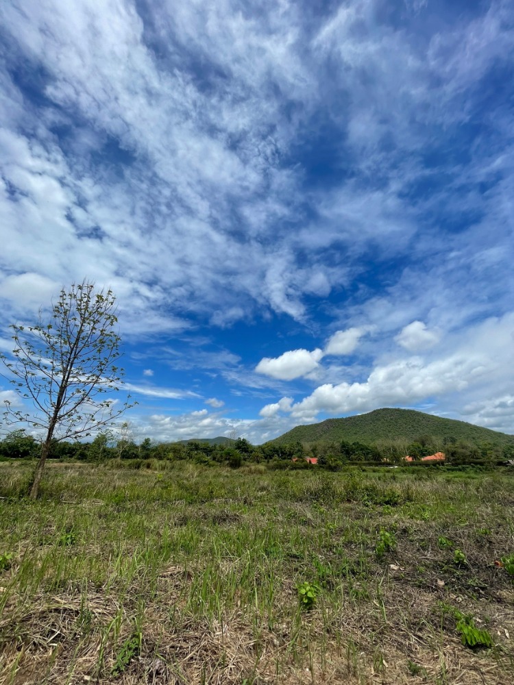 For SaleLandChiang Mai : Land for sale, very beautiful view, prime location, Red Garuda title deed document (N.S.4) Doi Saket District, Chiang Mai