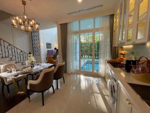 For RentCondoPattaya, Bangsaen, Chonburi : Grand florida BeachfrontDuplex 114 sqm