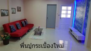 For SaleTownhouseRattanathibet, Sanambinna : Townhouse for sale on Rattanathibet Road, walkable to BTS Bang Rak Yai station.