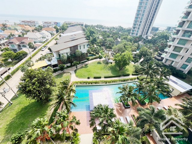 For SaleCondoPattaya, Bangsaen, Chonburi : Condo for sale Casalunar Paradiso Casalunar Paradiso, beachfront condo in Bangsaen There is a private beach.