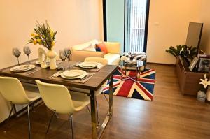 For SaleCondoRama9, Petchburi, RCA : Sale Condominium The Remarkable Soonvijai 2, Size 30.7 Sq.M. 1 Bedroom 1 Bathroom   Location : Bang Kapi Huai Khwang Bangkok 10310 Price:  ฿3,929,600