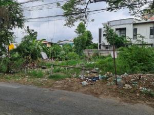 For SaleLandSeri Thai, Ramkhamhaeng Nida : Empty land for sale, 100 sq m., Seri Thai Road 43, Intersection 3, already filled, Khlong Kum Subdistrict, Bang Kapi District, Bangkok.