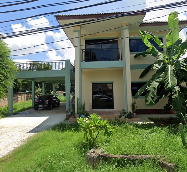 For SaleHouseSing Buri : Selling at an inexpensive price The house is very new, the owner is not yet there. Single house with land, 108 square meters, 2 floors, 3 bedrooms, 4 bathrooms, land with title deed, view of the Chao Phraya River, no flooding, already has a dam, close to 