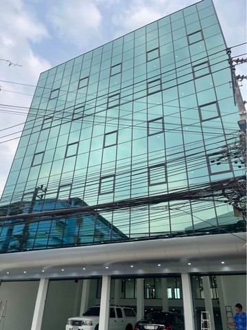 For SaleOfficeLadprao101, Happy Land, The Mall Bang Kapi : 6-story office building for sale, 1800 sq m, Lat Phrao area, Bang Kapi, along the expressway, near MRT Lat Phrao 83, can shortcut along the expressway. Newly renovated building With 1 elevator Suitable for an office, storage space, residence, or personal