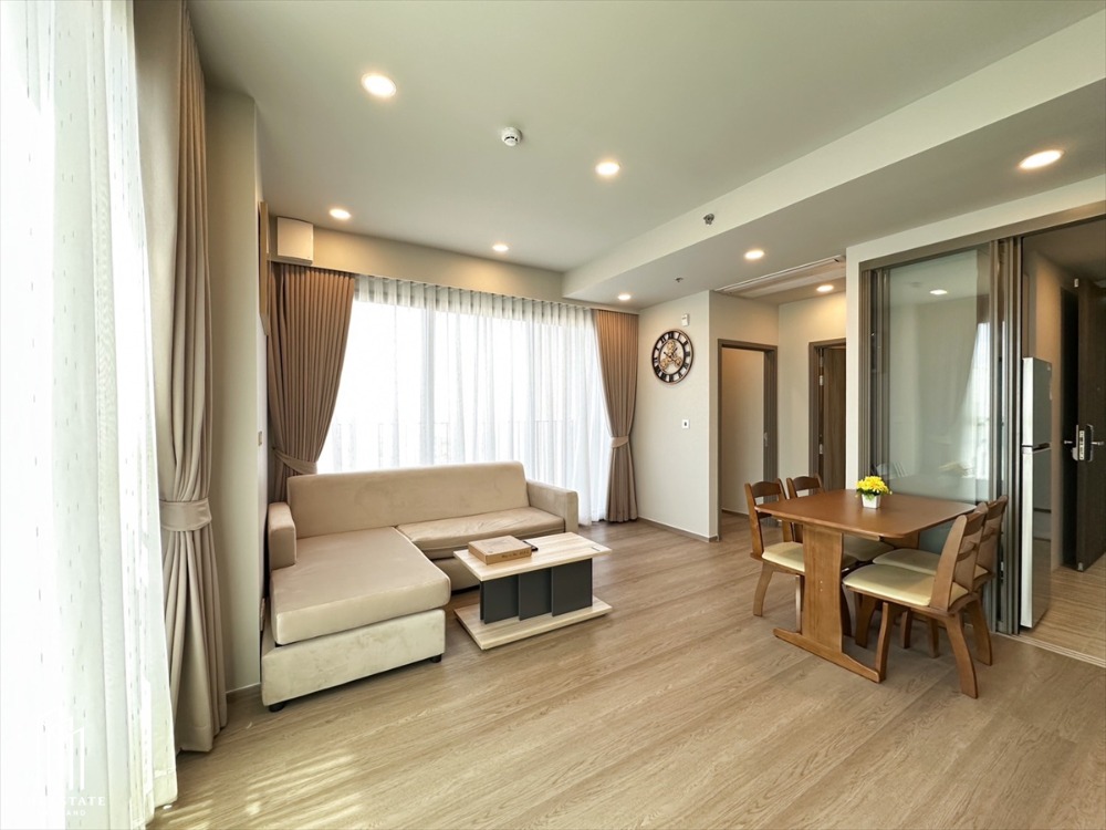 For RentCondoBangna, Bearing, Lasalle : For rent Whizdom The Forestias (Destinia) Corner room at the end of the corridor, quiet with only one wall adjoining the neighbor's room. 2 bedrooms, spacious up to 71.63 square meters, 2 bedrooms,