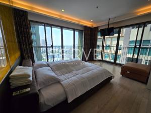 For RentCondoSukhumvit, Asoke, Thonglor : Corner Unit 2 Beds 1 Bath Good Location BTS Thong Lo 2.1 km. @ Noble Solo