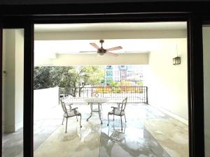 ให้เช่าคอนโดนานา : Low rise apartment, 3 bedrooms for rent close to BTS Nana