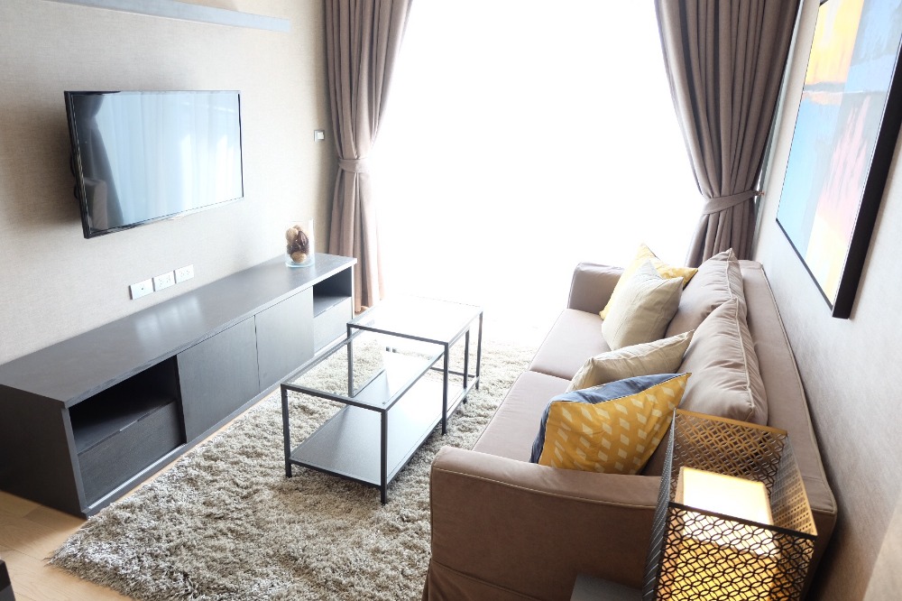 For RentCondoSukhumvit, Asoke, Thonglor : Rent 1 bedroom condo Via 49 size 46 square meters, 4th floor with bathtub, BTS Thonglor