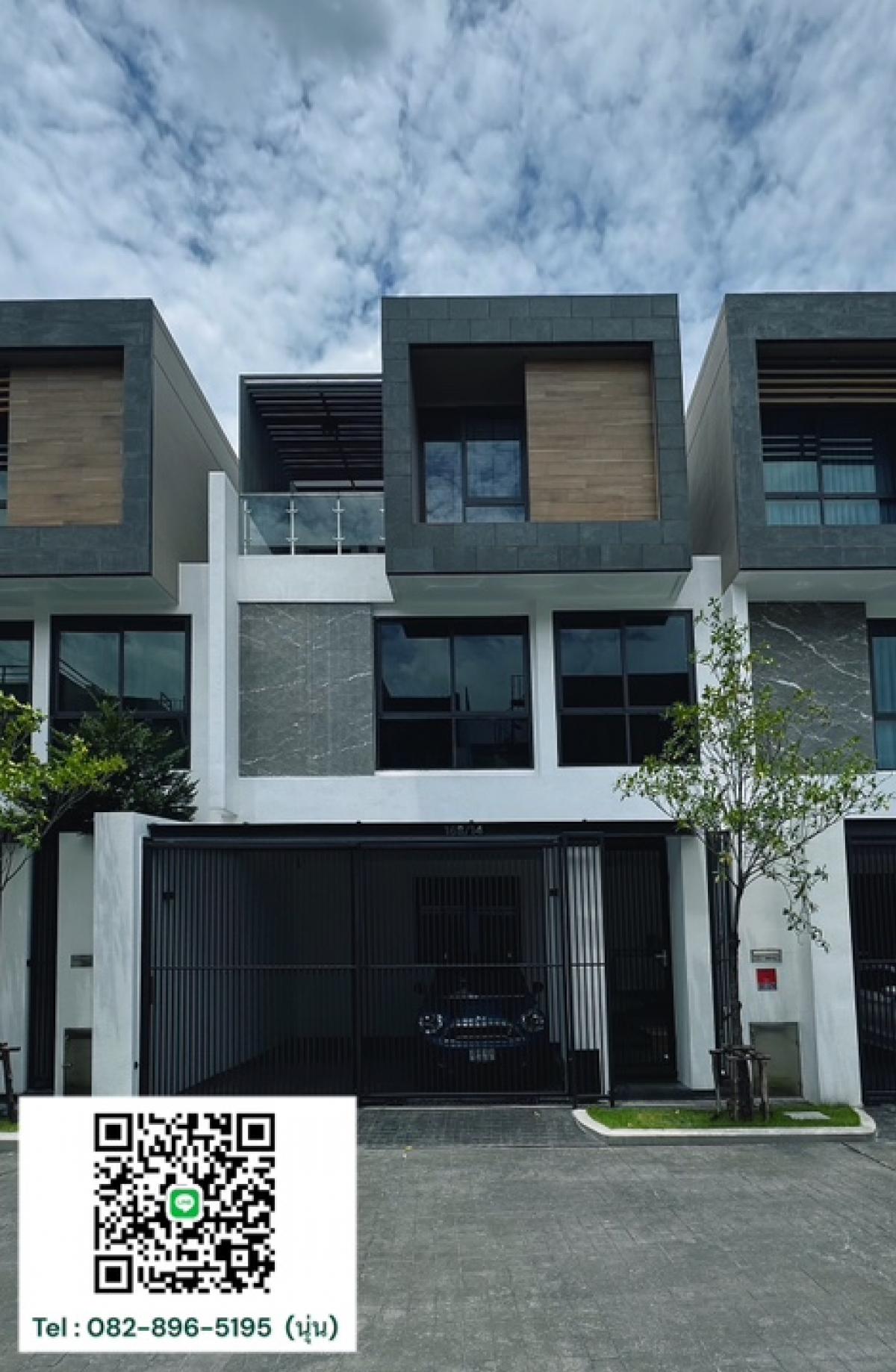 For SaleTownhouseSukhumvit, Asoke, Thonglor : 3-storey townhouse, single house design, ready to move in, quiet, private, located in the city center, convenient ,near expressway