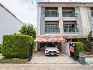 For SaleTownhouseRatchadapisek, Huaikwang, Suttisan : 3-story townhome for sale ((corner house)), good location, Baan Klang Muang Village, Ratchada 36, ​​good condition, very good price, 30.4 sq m., selling cheap for 6.69 million baht.
