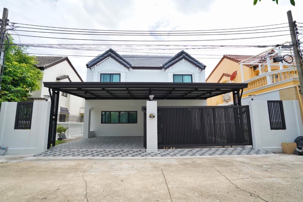 For SaleHouseLadkrabang, Suwannaphum Airport : The owner posted it himself, accepting agents for sale, detached house 70 sq m., Master Royal Village, Suan Luang Rama 9, 5 bedrooms, 3 bathrooms.