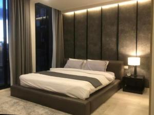 For SaleCondoWitthayu, Chidlom, Langsuan, Ploenchit : ♦ Rare Unit ♦ C Tower, 20+ Floor, Type A13+A14 | 90.06 sq.m. 2 Beds | Condo skywalk connect to BTS ploenchit and Central Embassy.