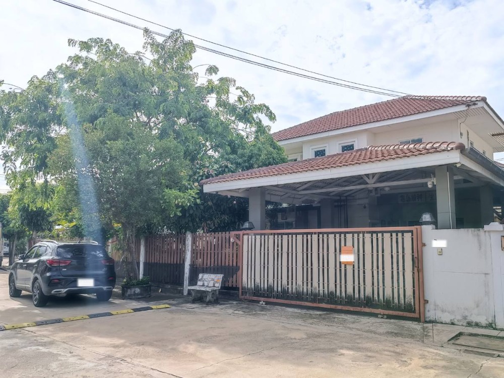 For SaleHousePhutthamonthon, Salaya : Single house for sale, Sai 5, Phon Thawee Village, Ban View Suan. Located on Phutthamonthon Sai 5 Road, near Mahidol University, Salaya, not too expensive.