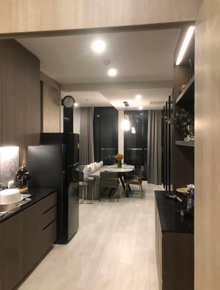 For RentCondoWitthayu, Chidlom, Langsuan, Ploenchit : ♦ Rare Unit ♦ C Tower, 20+ Floor, Type A13+A14 | 90.06 sq.m. 2 Beds | Condo skywalk connect to BTS ploenchit and Central Embassy.