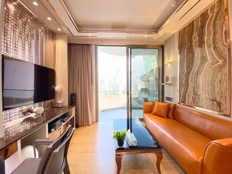 For RentCondoWongwianyai, Charoennakor : Magnolias Waterfront Residences - Luxury 1 Bed Condo for Rent!