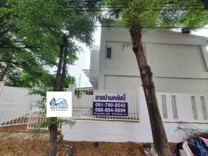 For SaleTownhouseVipawadee, Don Mueang, Lak Si : Townhome for sale at Merit Grand Don Mueang.  Behind the special corner plan ✅️✅️✅️