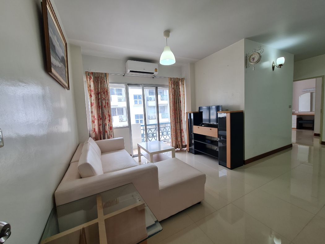 For RentCondoBangna, Bearing, Lasalle : Condo for rent, spacious room, airy, Ban Suan La Salle,60 sq m., near MRT Sri Lasalle.