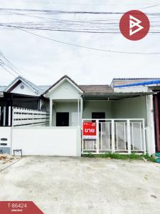 For SaleTownhousePattaya, Bangsaen, Chonburi : Townhouse for sale, area 26 square meters, Phanat Nikhom, Chonburi.