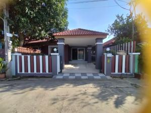 For RentTownhousePathum Thani,Rangsit, Thammasat : Semi-detached house for rent, Ananthara Village. Wang Noi-Lam Luk Ka Khlong 7 Road, Bueng Kham Proi Subdistrict, Lam Luk Ka District, Pathum Thani