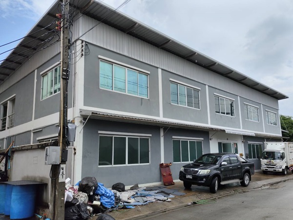 For RentWarehouseLadprao101, Happy Land, The Mall Bang Kapi : Factory/warehouse building for rent, usable area 1,000 sq m, 3-phase electricity, office, bathroom, Lat Phrao Road, Bang Kapi District, rent 125,000 baht/month