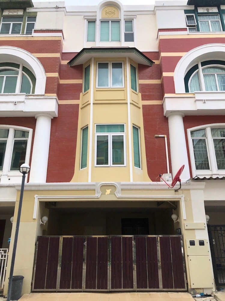 For RentHouseOnnut, Udomsuk : For rent, 4-storey townhouse, Ratchavipa project, Udomsuk Road, good location near BTS, air-conditioning, fully furnished, 4 bedrooms, 5 bathrooms, rental price 35,000 baht per month