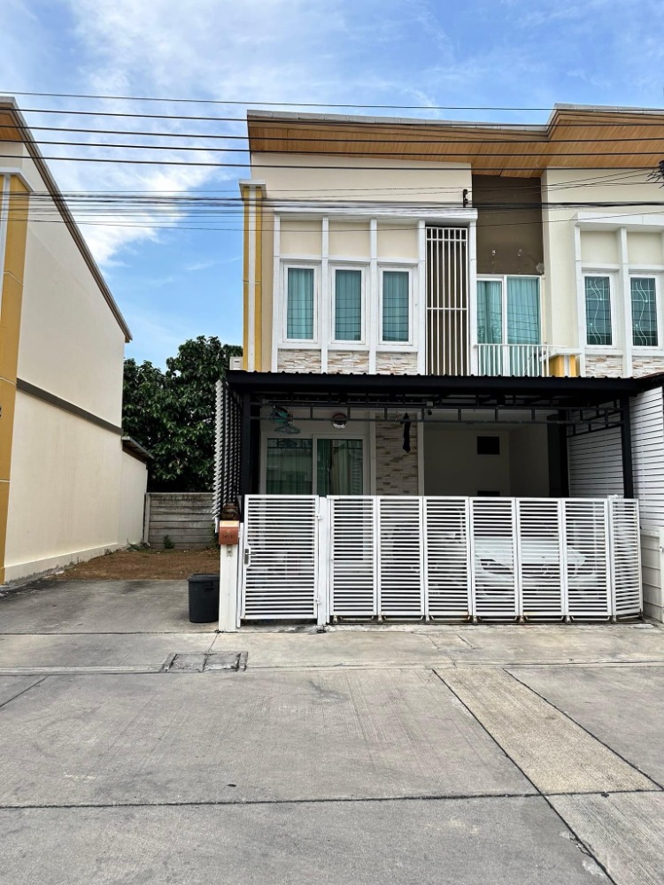 For SaleTownhouseRathburana, Suksawat : Golden Town Suksawat - Phutthabucha / 4 Bedrooms (SALE) DAO069