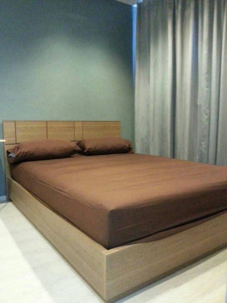 For RentCondoWongwianyai, Charoennakor : Condo for rent: Ideo Mobi Sathorn, near BTS Krung Thon Buri, only 80 meters.