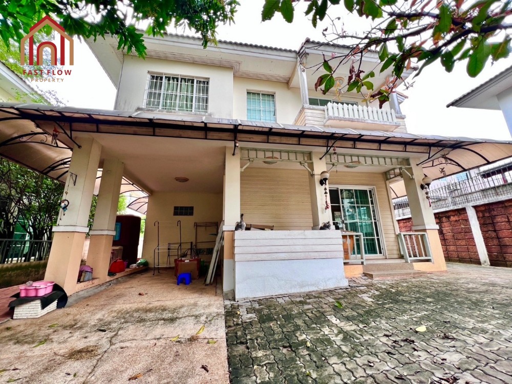 For SaleHousePathum Thani,Rangsit, Thammasat : Single house for sale, Chaiyapruek 2, next to Road 345, Bang Khu Wat. The house is behind the inside corner. There is space on the side of the house. The house has an extension to the kitchen area. The front of the house faces southeast.