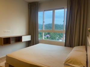 For RentCondoSriracha Laem Chabang Ban Bueng : Sea Hill Condo Sriracha Condo, Building C (Sea Hill Condo Sriracha), mountain view room, best view of the floor, spacious room, quiet.