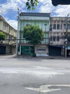 For SaleShophouseRathburana, Suksawat : Commercial building for sale, 2 units with tenants (rental clinic), high returns, good investment.