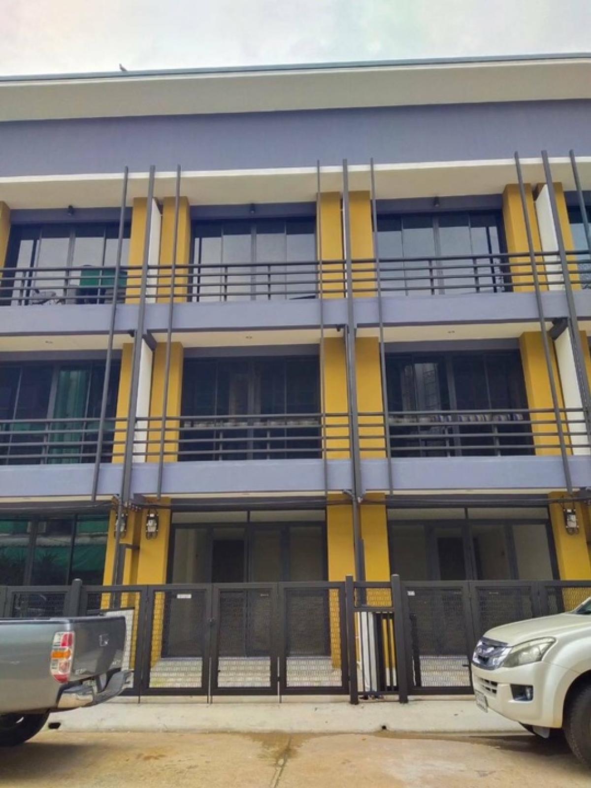 For SaleTownhousePinklao, Charansanitwong : 📍For sale!!! / For rent, new townhouse, Soi Ratchawithi 21, Sanghi Bridge 🔥🔥