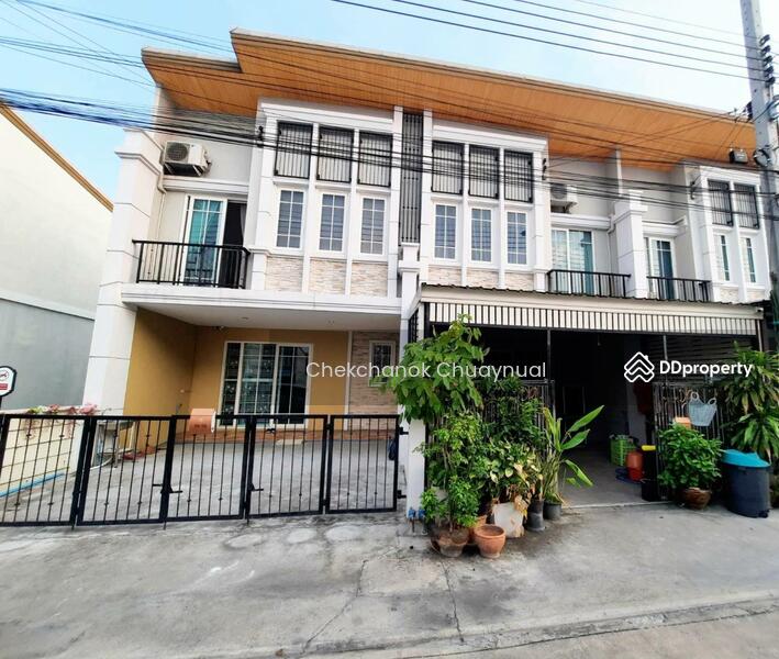 For SaleTownhouseRathburana, Suksawat : Beautiful townhome for sale, plot on the edge of Golden Town Village 2, Suksawat Phutthabucha, 4 bedrooms, 3 bathrooms, 3.80 million baht.