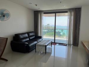 For SaleCondoPattaya, Bangsaen, Chonburi : Hot deal Big room, fully furnished, next to the beach. View of the swimming pool at the ANANYA Beachfront Condominium project.