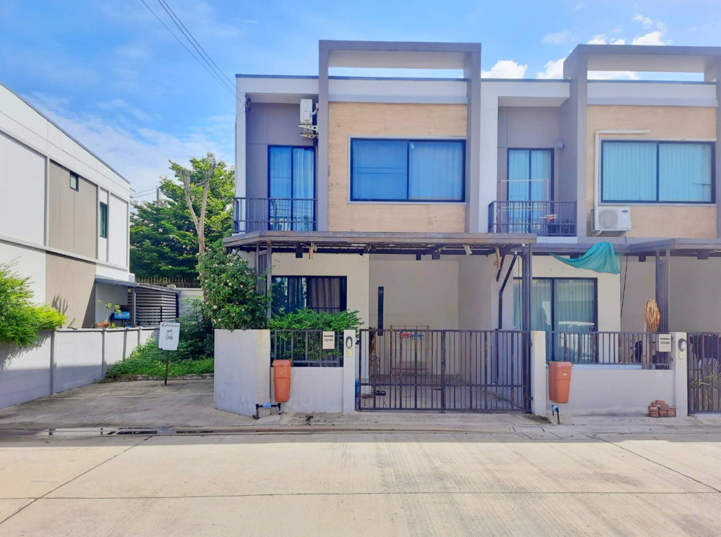 For SaleTownhousePathum Thani,Rangsit, Thammasat : Townhome for sale, S Gate, Bangkok - Pathum, size 18.3 sq m, ready to move in ‼️