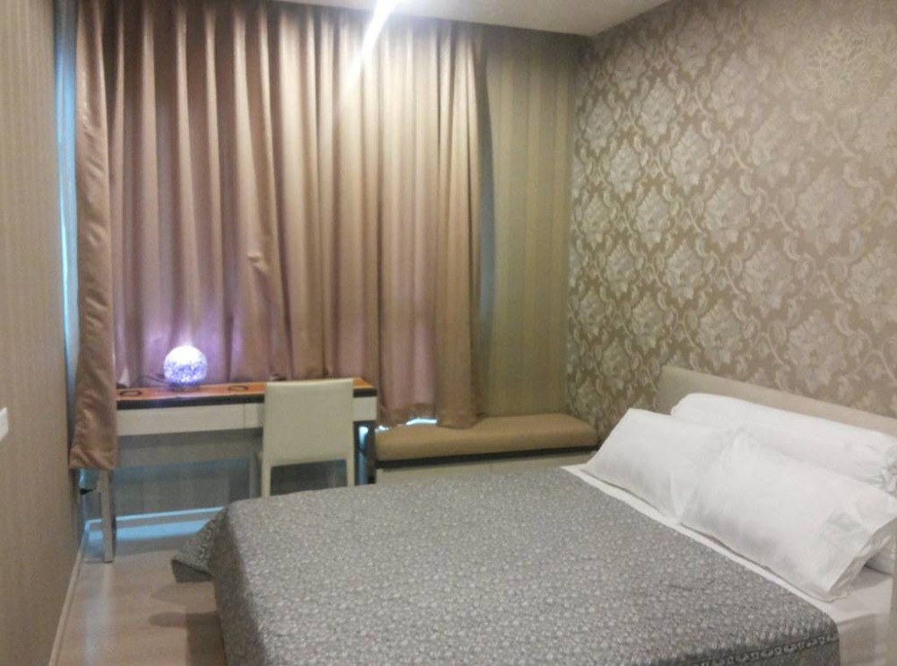 For SaleCondoRatchadapisek, Huaikwang, Suttisan : Condo for sale  Life Ratchadapisek fully furnished with tenant.