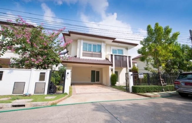 For RentHouseRama 2, Bang Khun Thian : Tel. 081-632-0632 2-story detached house for rent, The Centro Watcharapol Village, The Centro Watcharapol, beautiful house, 4 air conditioners, some furniture. residential only Can raise small dogs