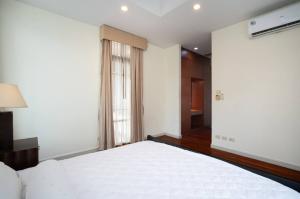 For RentHouseOnnut, Udomsuk : Pool Villas For Rent & Sale in Bangkok, Ekkamai area.