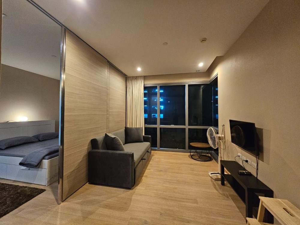 For RentCondoSukhumvit, Asoke, Thonglor : Condo for rent, The Room Sukhumvit 21, 1 bedroom, 49.5 sq m., 6th floor, fully furnished.