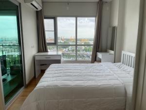 For RentCondoKhlongtoei, Kluaynamthai : For rent: Aspire Rama 4, Kluai Nam Thai, near BTS Ekkamai, 800 meters, room size 29 sq m., 16th floor, has washing machine.