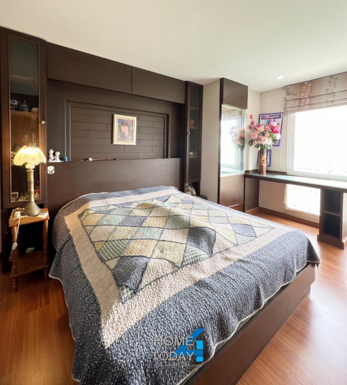 For SaleCondoLadkrabang, Suwannaphum Airport : Urgent ✈️ Condo for sale, Airlink Residence, 57 sq m, has built-in teak wood throughout the room.