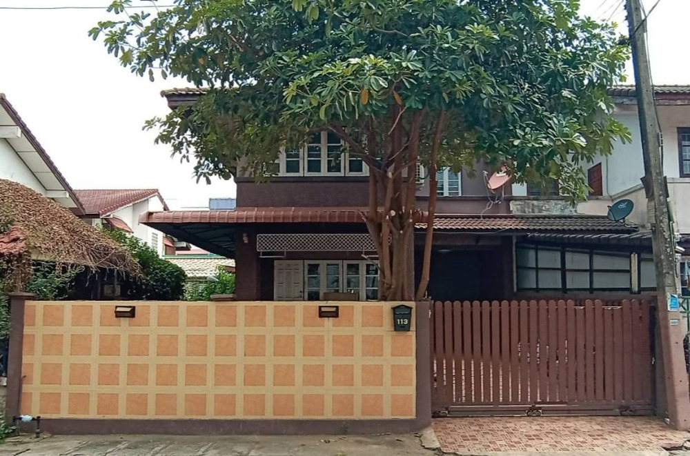 For RentHousePathum Thani,Rangsit, Thammasat : For rent, 2-story house, Rangsit, Khlong 2, Chomfa-Warangkul Village, near Future Park Rangsit.