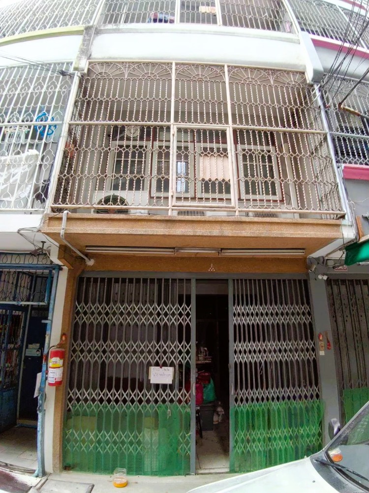 For SaleShophouseRatchathewi,Phayathai : urgent! Convert it into a dormitory and get 1.3 million baht per year! Return of more than 8% per year!! Commercial building for sale, Soi Phaya Nak, Soi King Phet, Phetchaburi Road, area 23.3 square meters, near BTS Ratchathewi, only 3 minutes from Siam