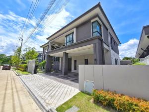 For SaleHousePinklao, Charansanitwong : 2-story detached house for sale, The City Pinklao-Borom 2 project. Condition received from the project: 5 bedrooms, 6 bathrooms.