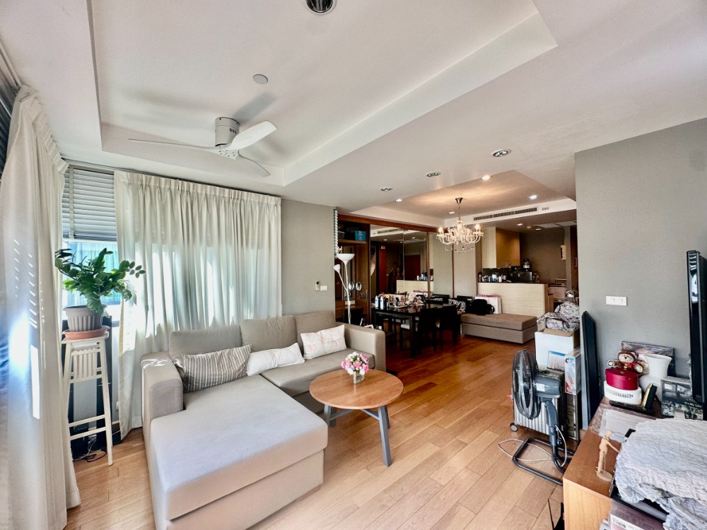 For SaleCondoSathorn, Narathiwat : Condo for sale, Sathorn Gardens, location in the middle of Sathorn, luxuriously decorated, ready to move in at a cheaper price than the official appraisal price.