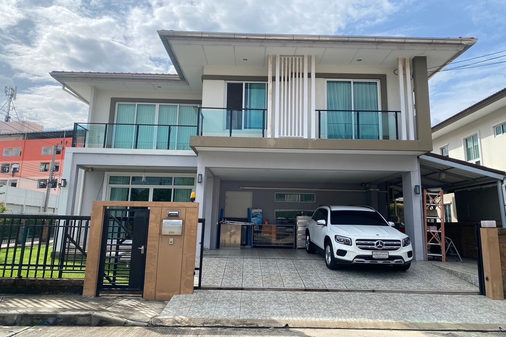 For SaleHousePattanakan, Srinakarin : Code C20240600011.......The Plant Pattanakarn For Sale Single house, 3 bedroom, 3 bathroom, 2 Storeys, Fully Furnished, Special Deal!!