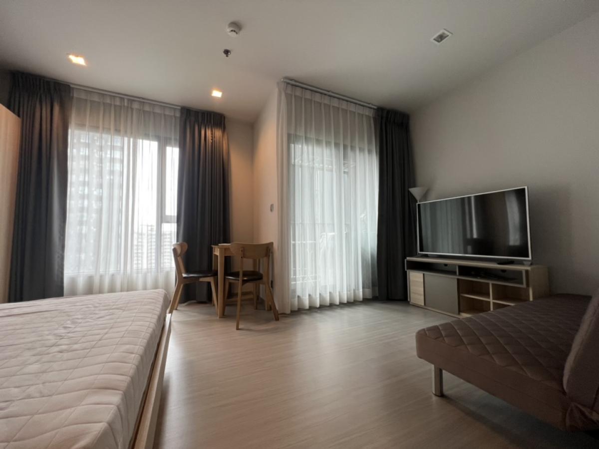 For RentCondoRama9, Petchburi, RCA : Life Asoke Rama9 for rent, ready to move in, 28 sq m, price 16,000 baht, high floor, beautiful view, call 0614162636