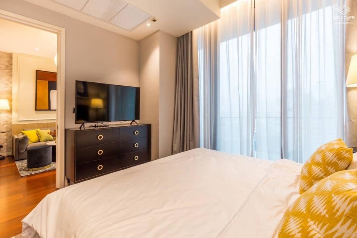 For RentCondoSukhumvit, Asoke, Thonglor : Urgently for rent, newly decorated room, beautiful, beautifully decorated condo. Project: Khun by yoofl. Floor: 11 Size: 2 bedrooms, 2 bathrooms Area: 82.19 sq m (approximately) Rental price: 130,000 baht/month