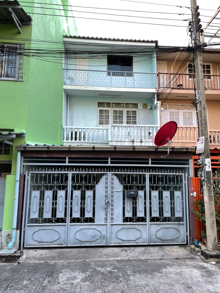 For SaleTownhouseSathorn, Narathiwat : 3-story Townhome for sale (Soi Charoen Krung 80) - suitable for renovation to make a Home Office.