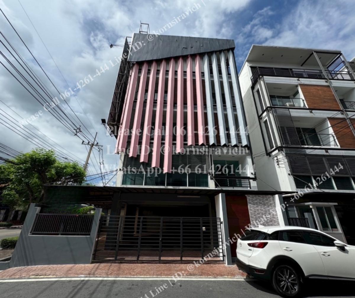 For RentHome OfficeChokchai 4, Ladprao 71, Ladprao 48, : For rent: 5-storey home office @Nakniwat - Lat Phrao, Bangkok. Parking for 4 cars. Can register a company. For office, clinic, spa, wellness, Thai, Chinese, ancient medicine.